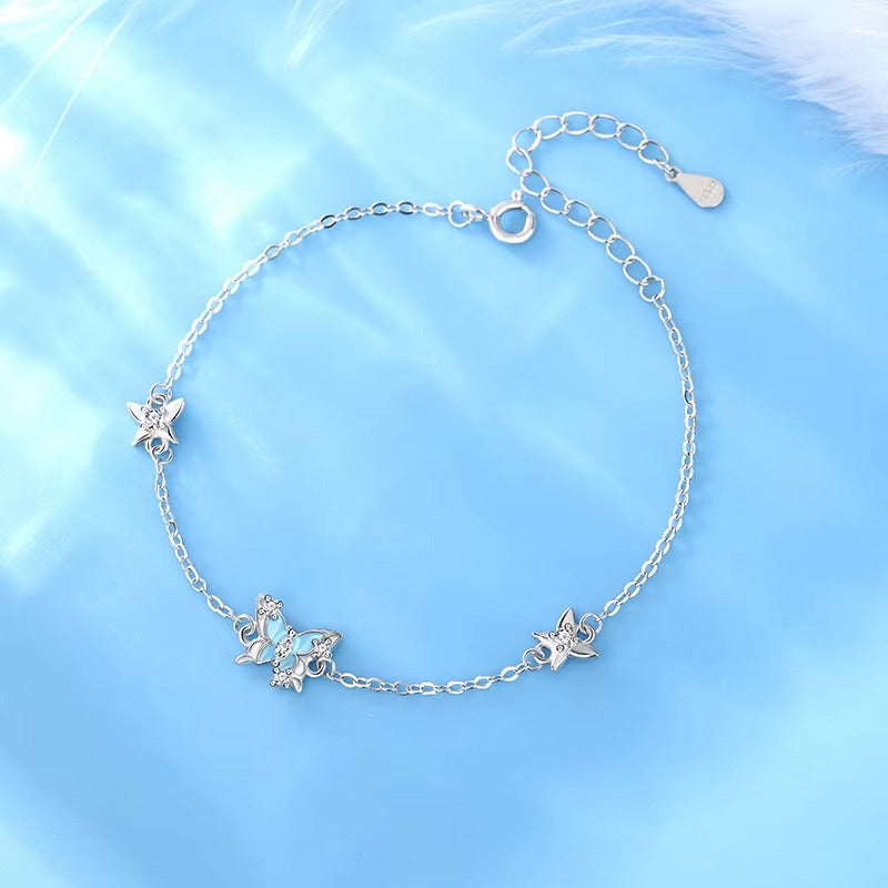 🦋 Pulsera "Mariposa Azul": Un toque de encanto atemporal y feminidad ✨