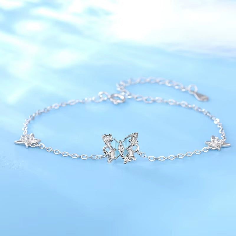 🦋 Pulsera "Mariposa Azul": Un toque de encanto atemporal y feminidad ✨
